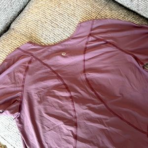 Lululemon top